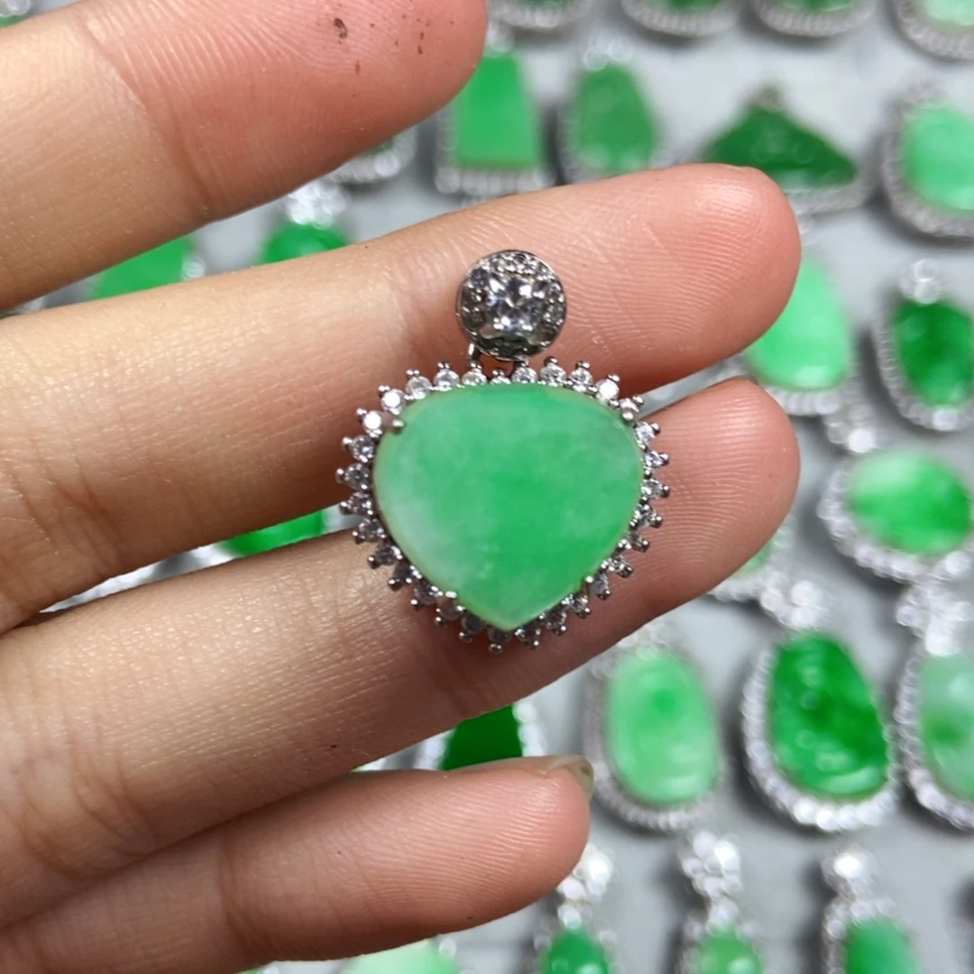 颈饰未镶嵌翡翠爱心