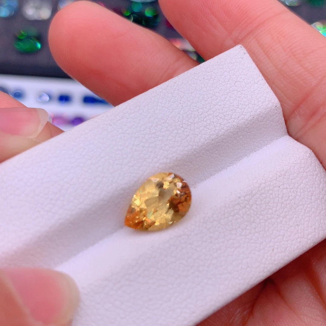 绿柱石珠宝奇石未镶嵌