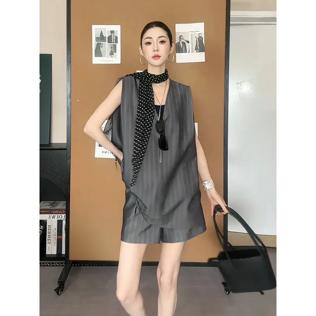 颜值拉满！高级感条纹西装套装女夏通勤显瘦老钱风马甲短裤两件套