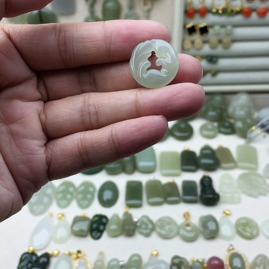 和田玉未镶嵌吊坠(不含链)