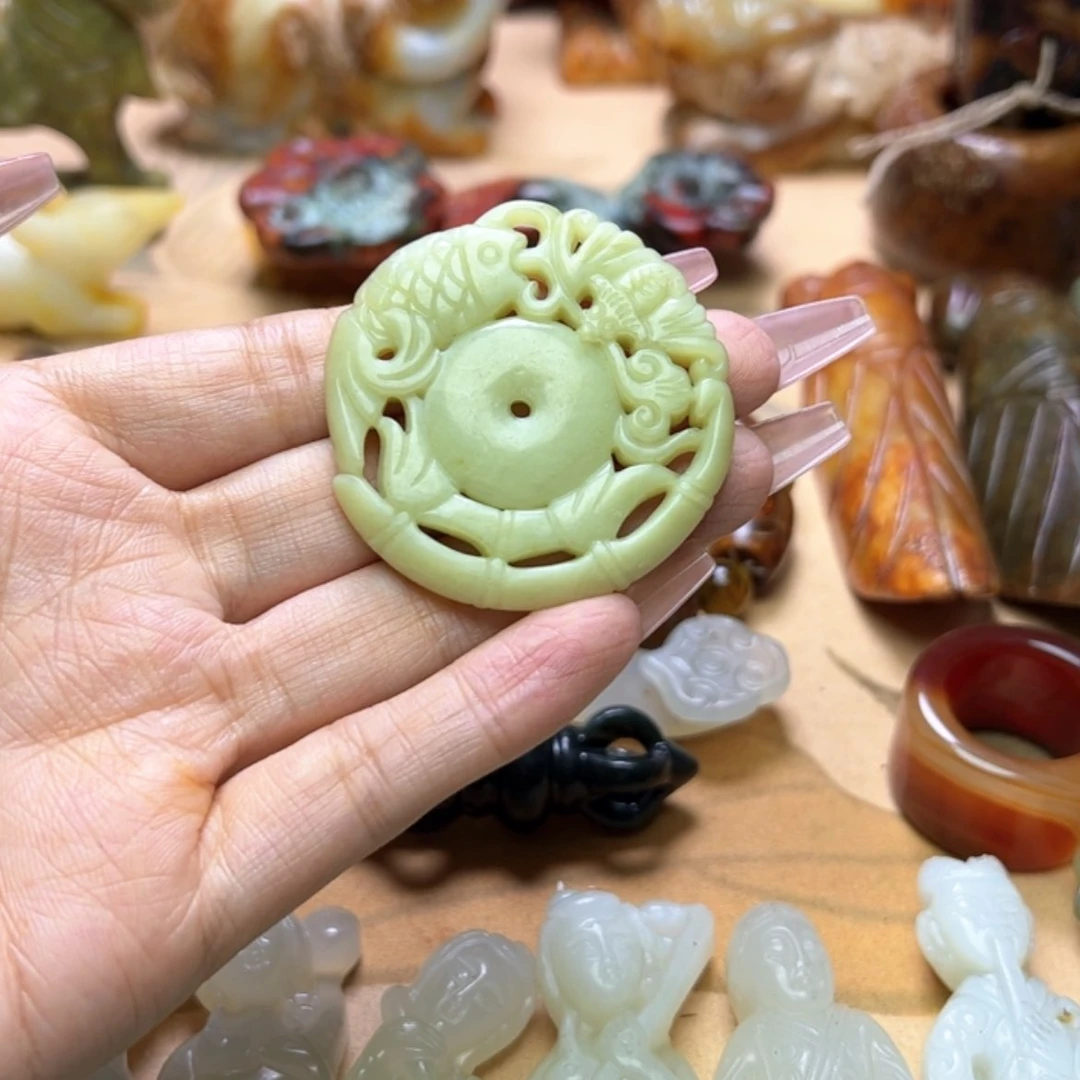 【闪购商品】蛇纹石玉颈饰未镶嵌