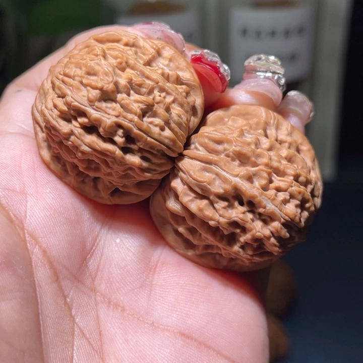 桃核把件               36
