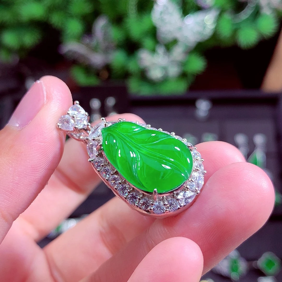 颈饰未镶嵌翡翠天然