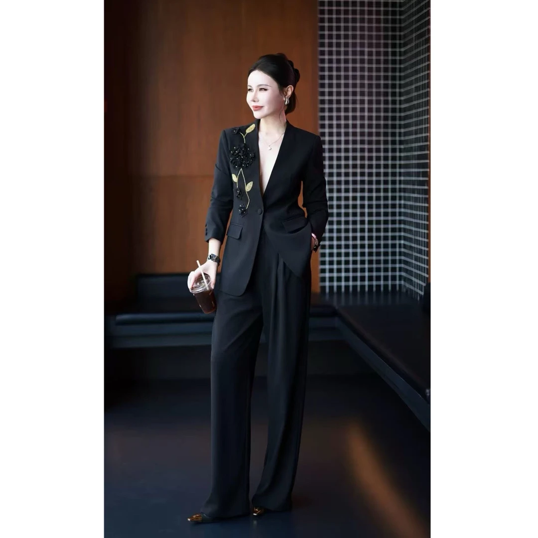 937/极简风优雅重工立体感花朵时尚西服长裤套装