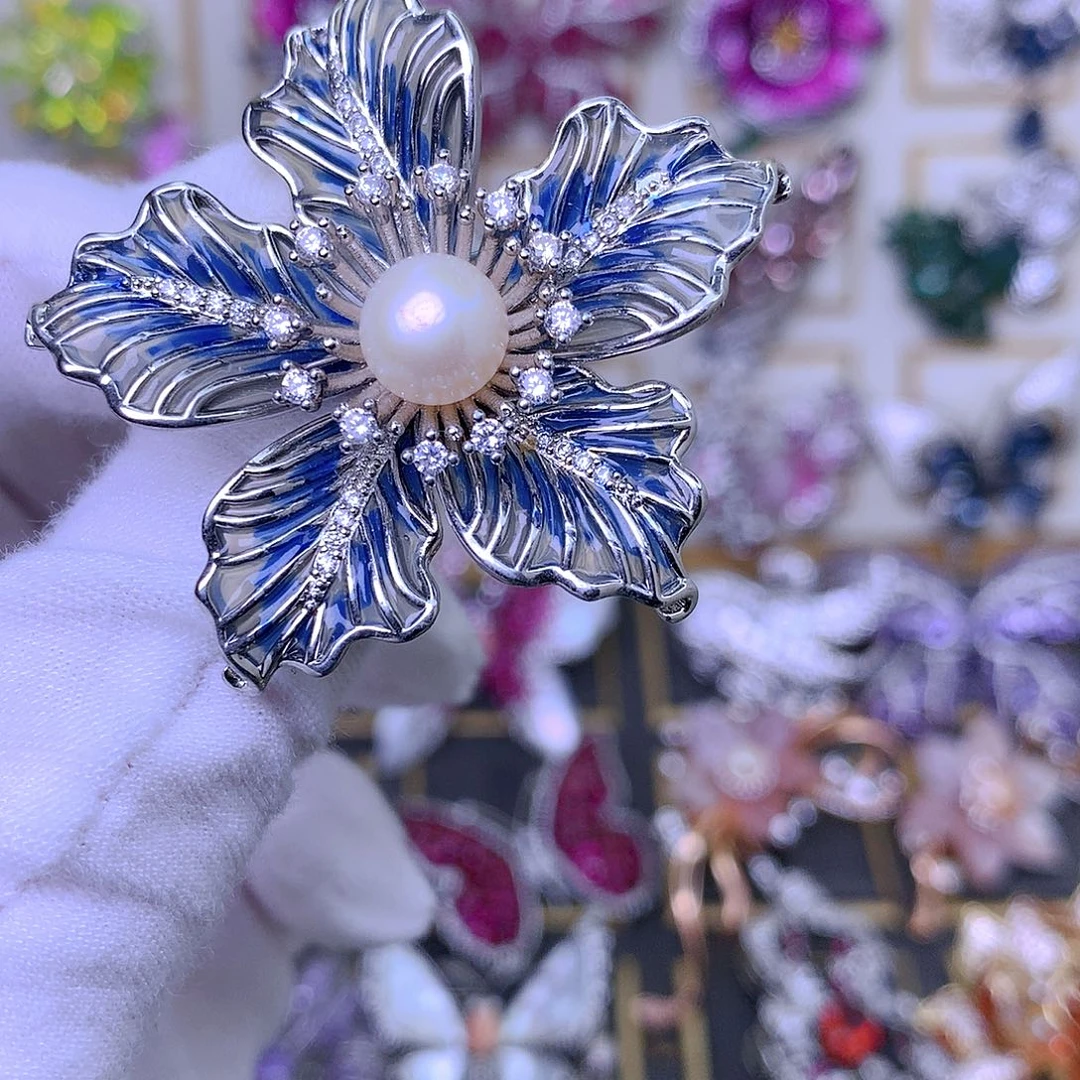 合成立方氧化锆铜胸针