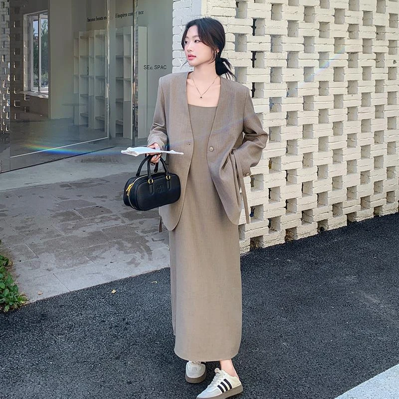 复古老钱风西装套装女春秋2025新款盐系轻熟气质西服吊带裙两件套