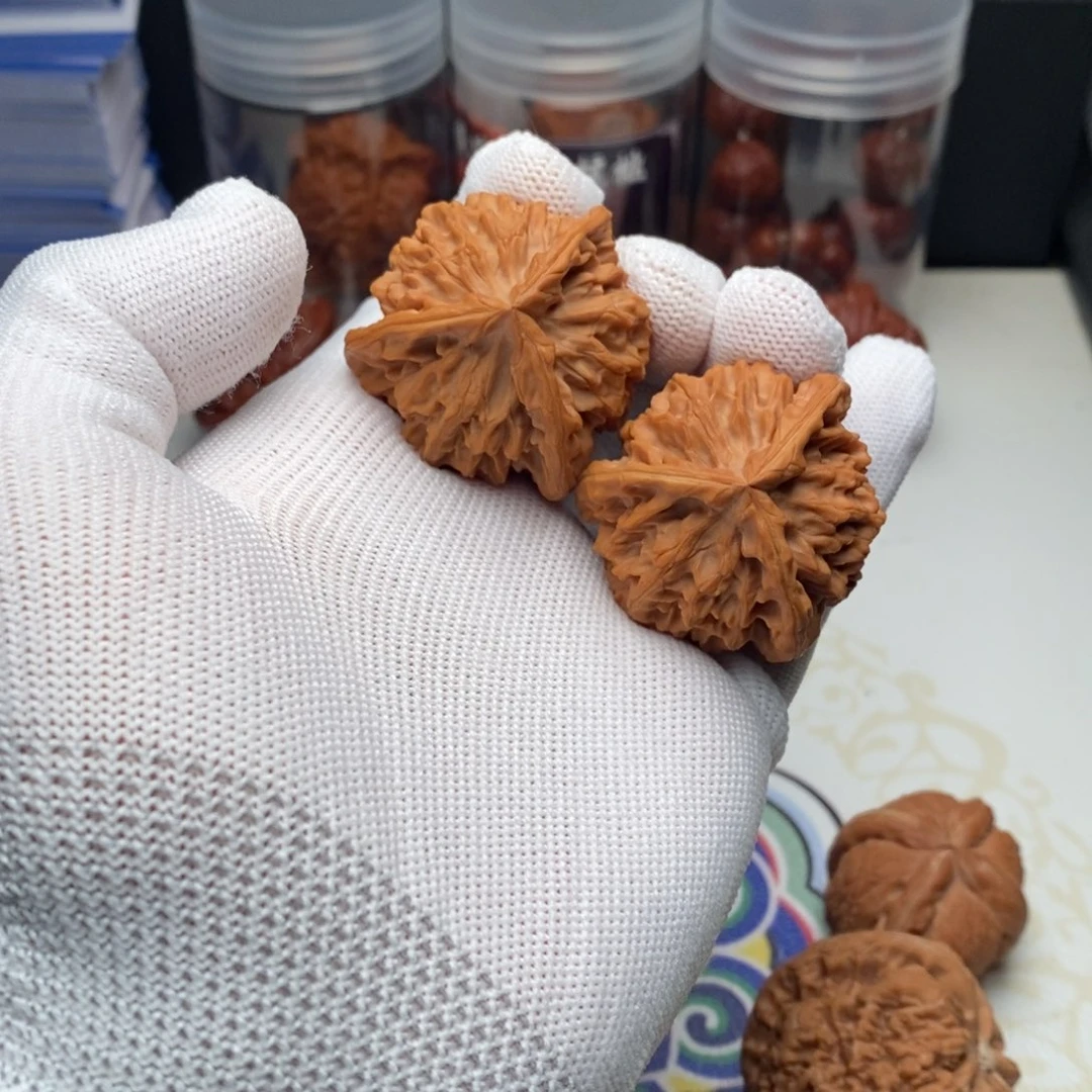 文玩核桃把件41秦闷三棱