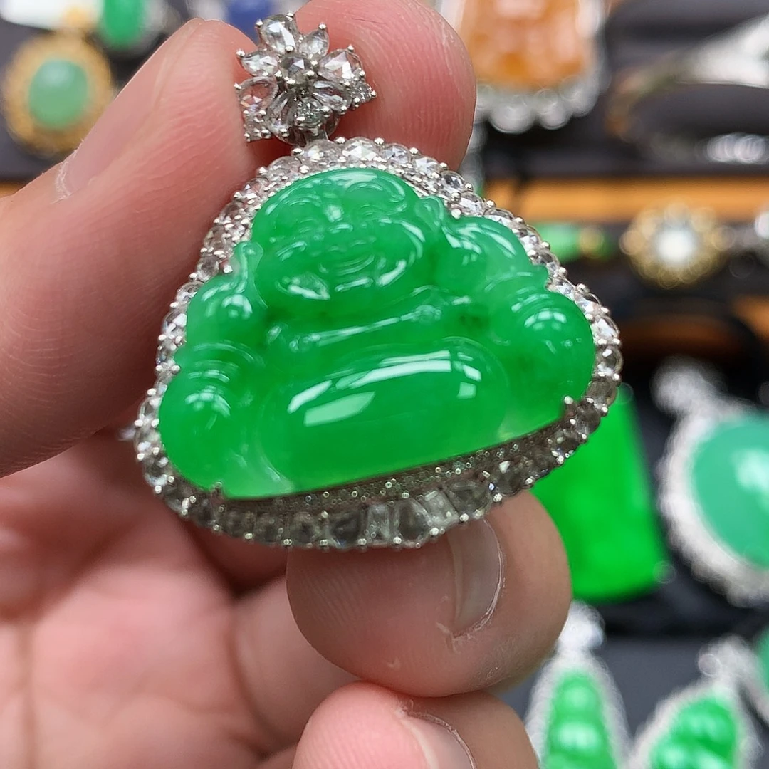 翡翠18K金镶嵌颈饰