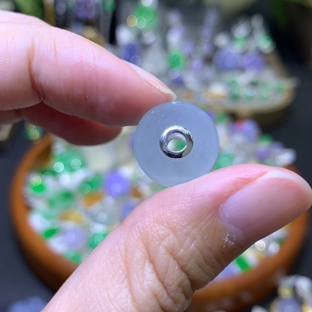 颈饰18K金镶嵌翡翠