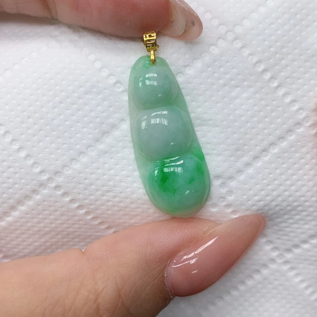 颈饰18K金镶嵌翡翠