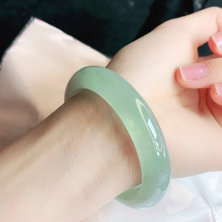 翡翠未镶嵌手镯缅甸天然A货翡翠手镯