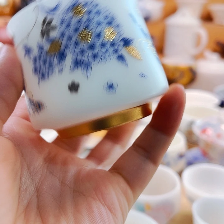 杯昨天把鹅赫哲人赫哲人赫哲人