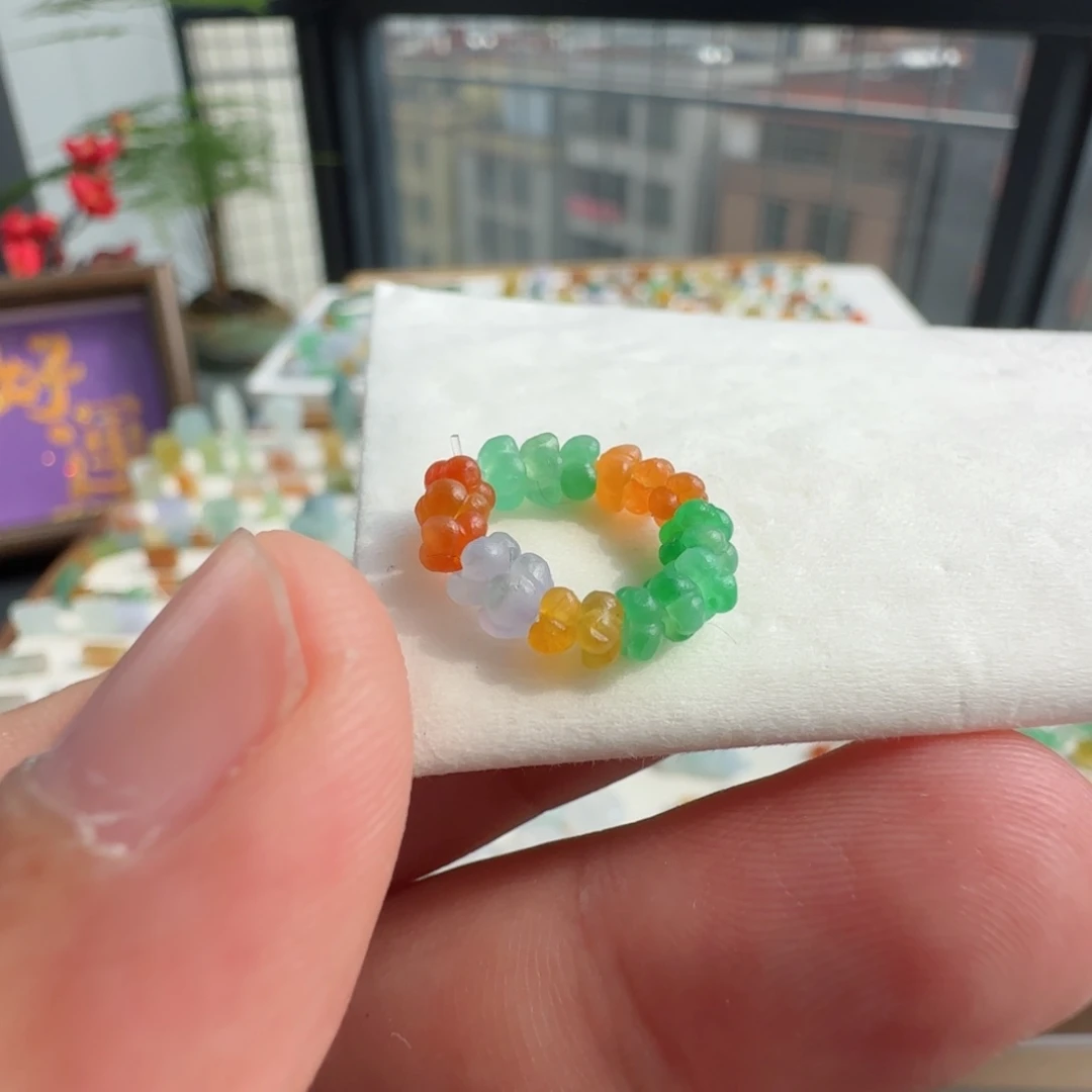 未镶嵌定制翡翠闲****?定制翡翠毛货不退不换