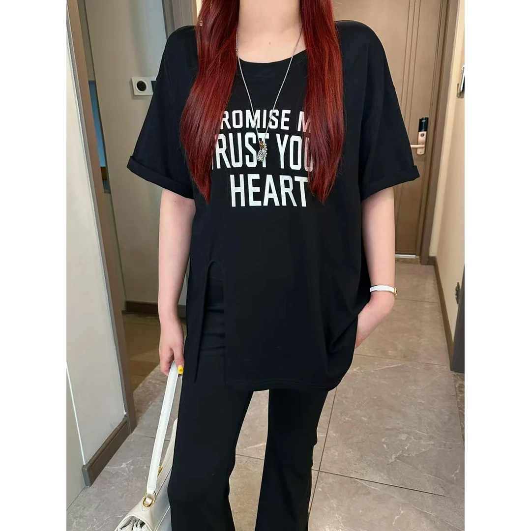 Xiaix【遵从内心】舒适显瘦胸前字母下摆侧开叉短袖T恤TX250601