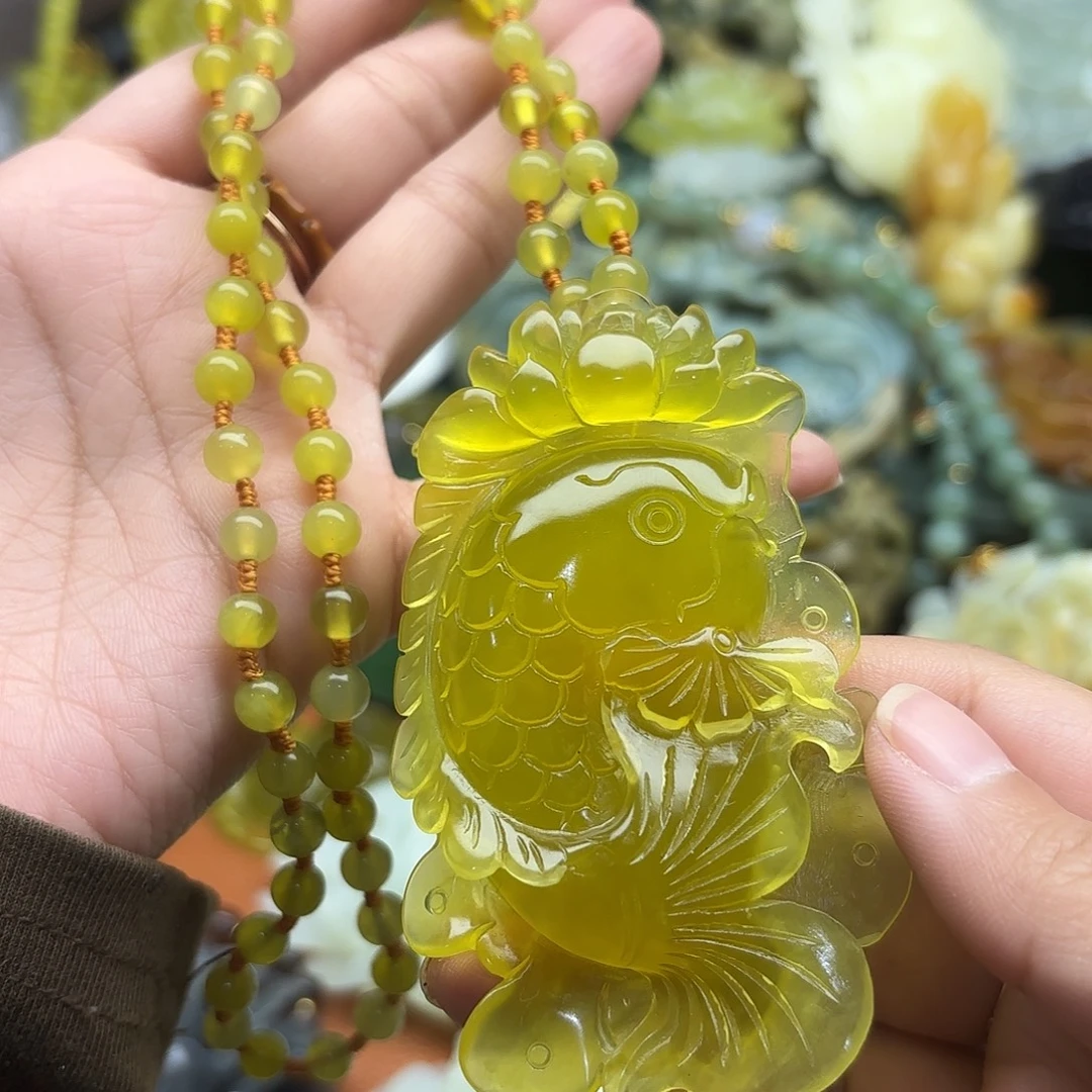 蛇纹石玉未镶嵌颈饰