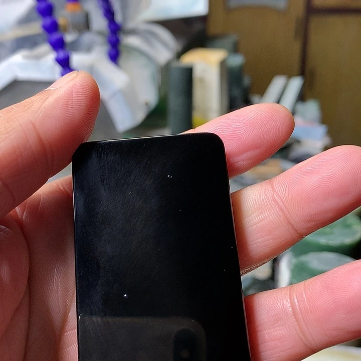 颈饰未镶嵌和田玉（糖玉）李**。