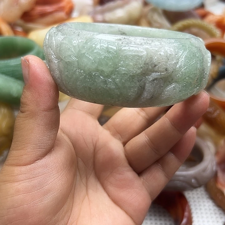 石英岩玉手镯未镶嵌