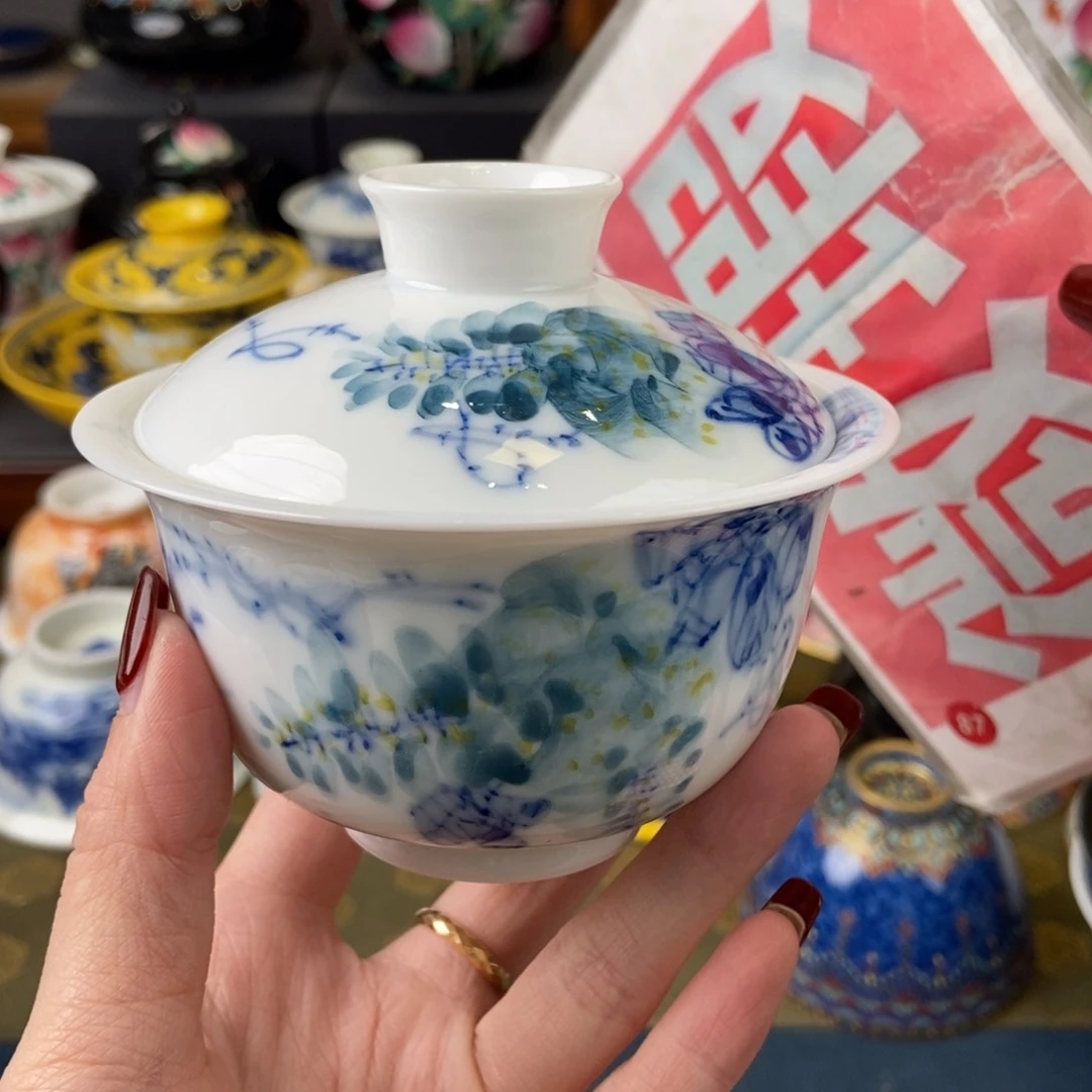 陶瓷艺术家的作品也是一个