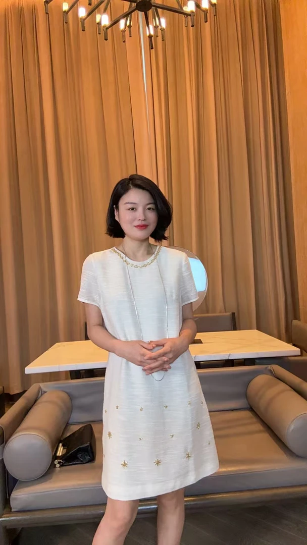 TANTAN  亚麻气质绣钻领口短款连衣裙2010