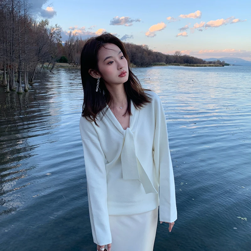 【慵懒周末】RARE ME法式简约V领宽松系带针织上衣慵懒套头毛衣