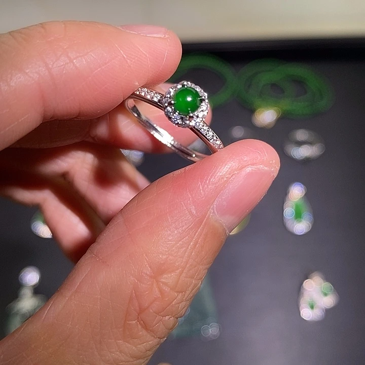 翡翠未镶嵌戒指蛋面