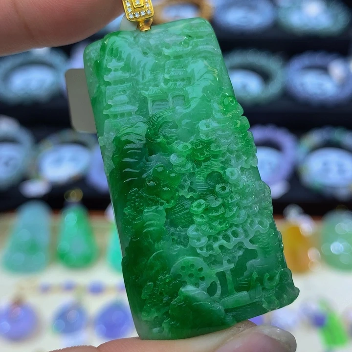 翡翠18K金镶嵌颈饰翡翠