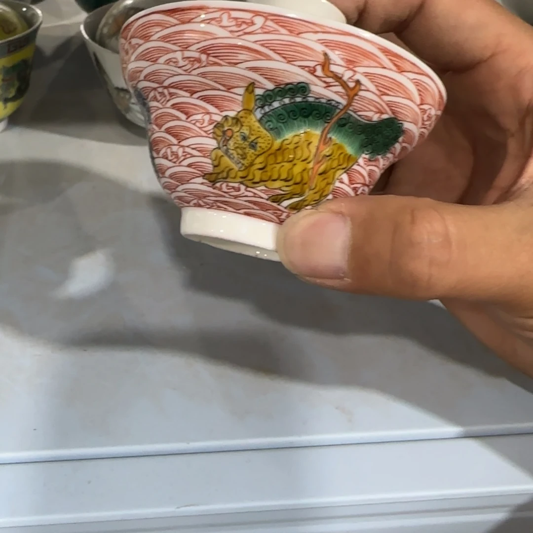 瓷片摆件上都放的了几条内裤呀