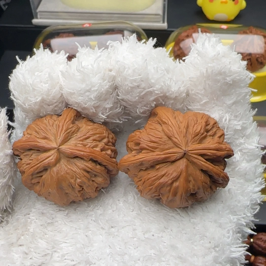 把件文玩核桃白狮子四棱挂角全品40