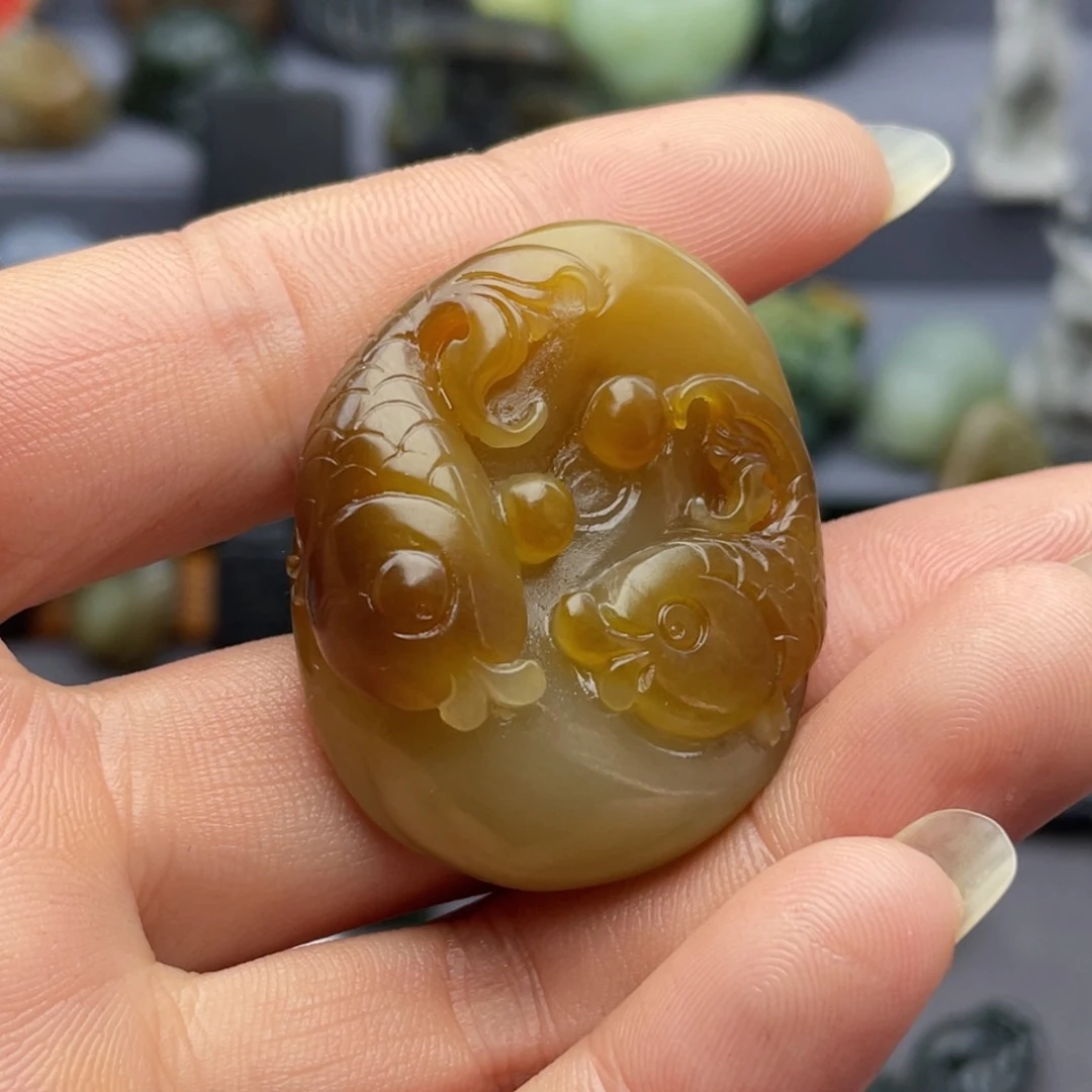 和田玉颈饰未镶嵌兜***肉