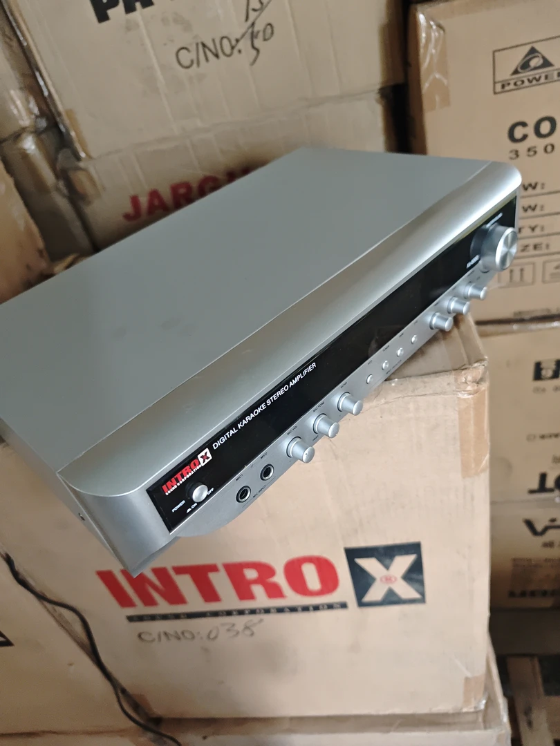 8新  功放机只包通电，不包其他功能包邮。音箱功放机