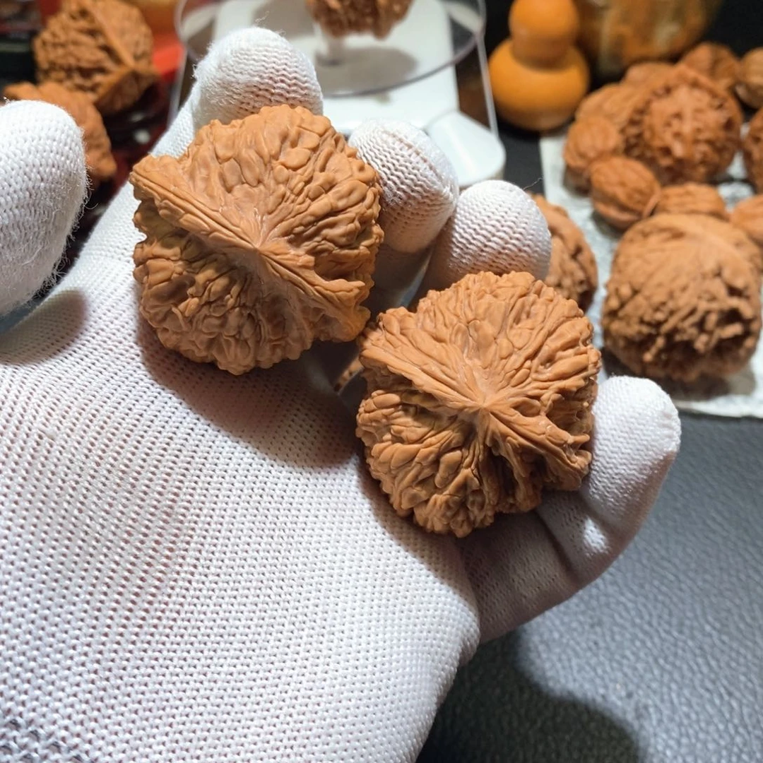啸***笑把件文玩核桃0588球疆43（修）
