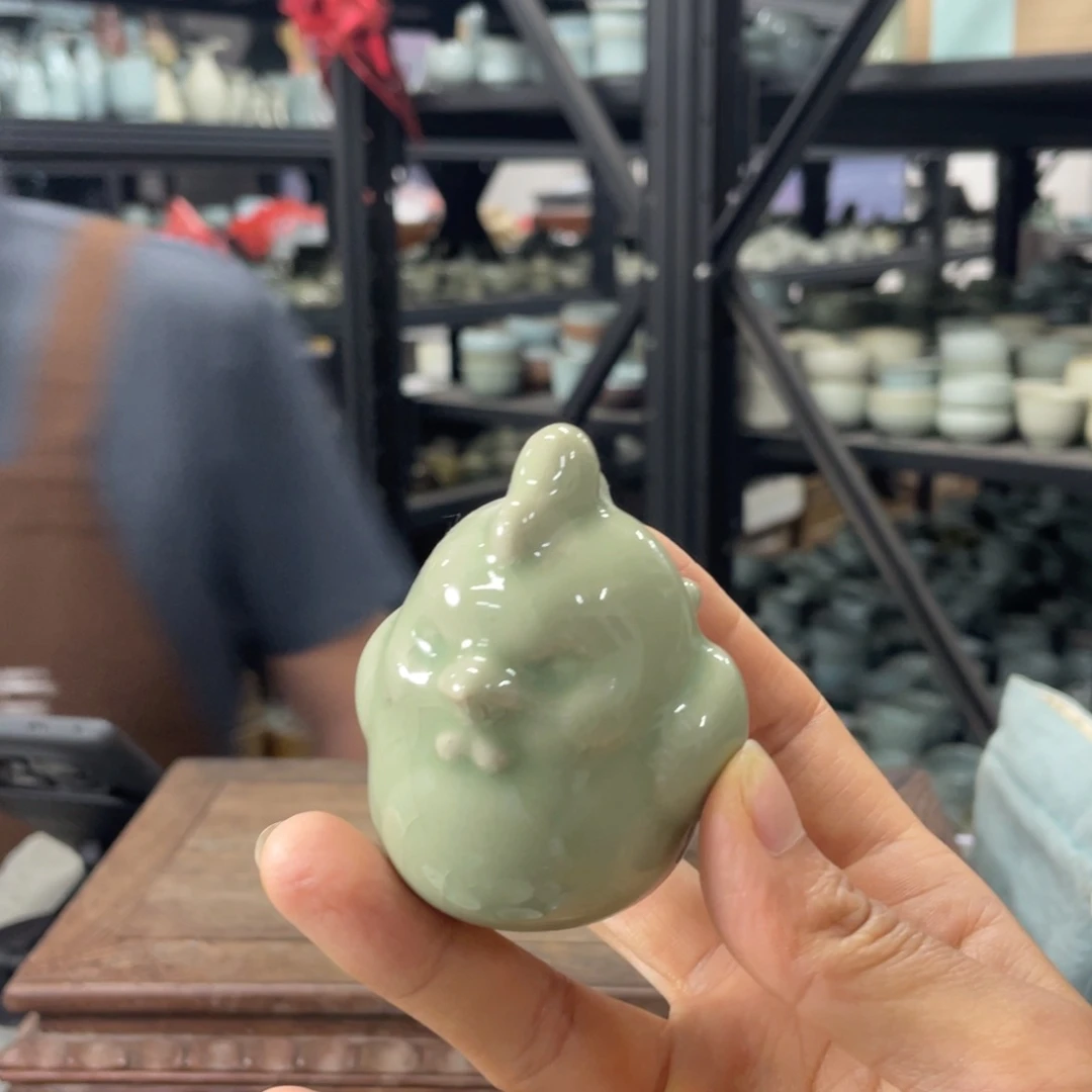 瓷片翠青釉生肖鸡微瑕无礼盒