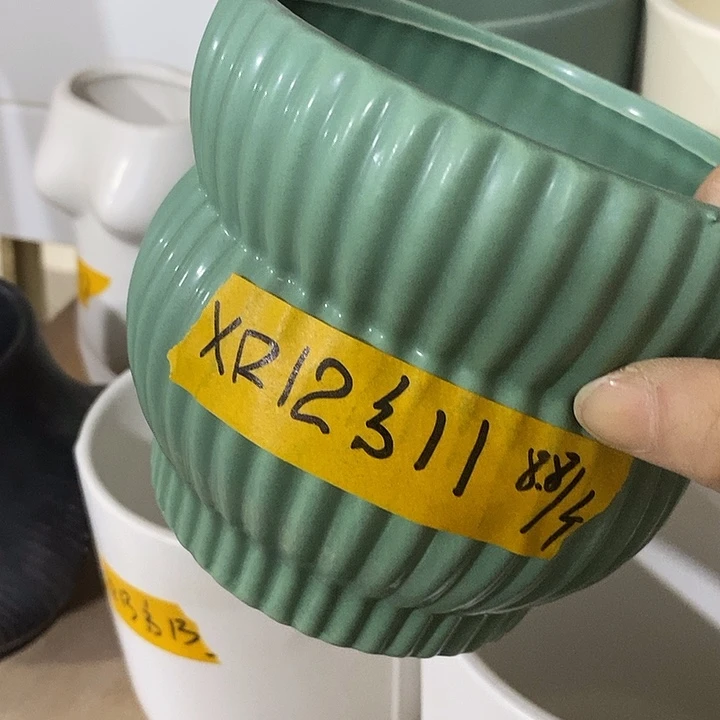 陶盆有孔 瑕疵针孔漏釉介意勿拍外高 11外口12