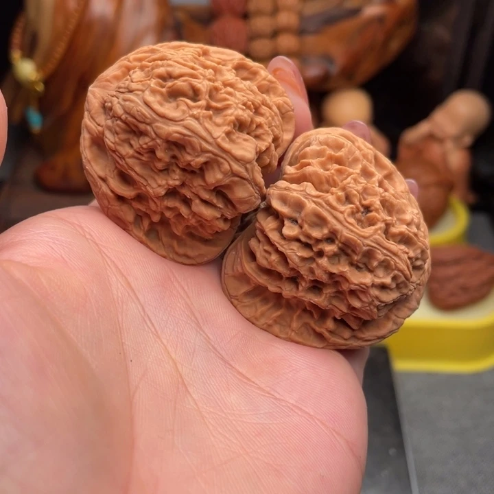 文玩核桃把件南疆石44全品