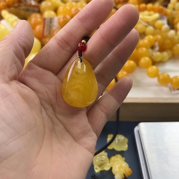 未镶嵌琥珀珠宝奇石
