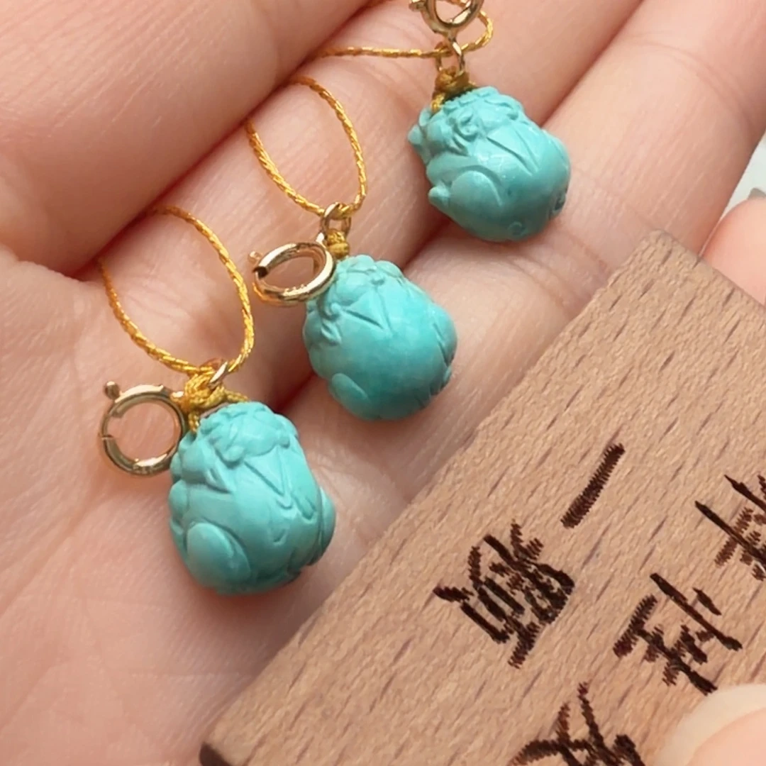 绿松石未镶嵌颈饰