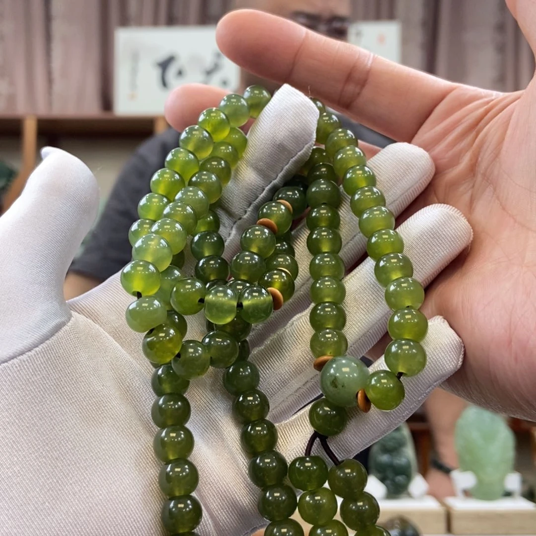 蛇纹石玉吊坠未镶嵌酸****果