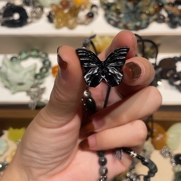 蕊***.蛇纹石玉合金颈饰