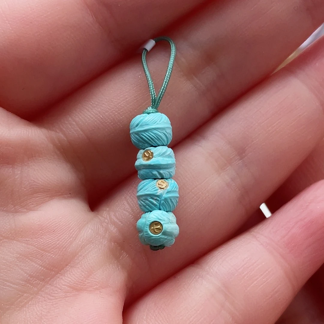 绿松石颈饰未镶嵌