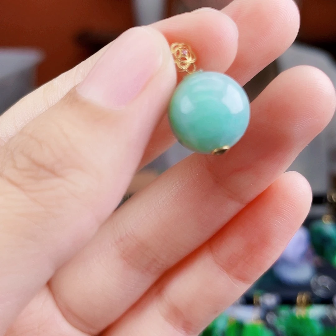 翡翠18K金镶嵌耳饰