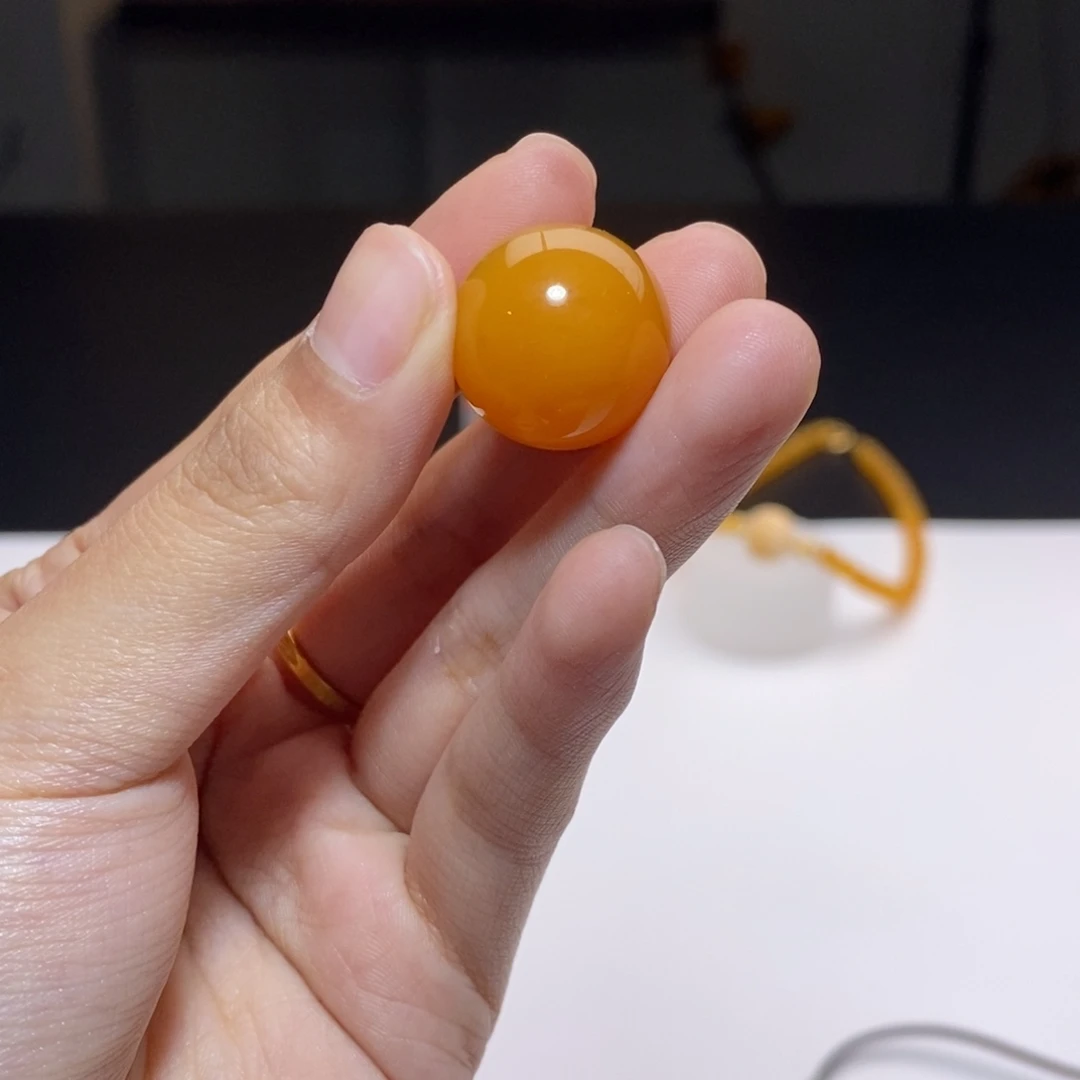 e***o石英质玉（缅黄）未镶嵌颈饰