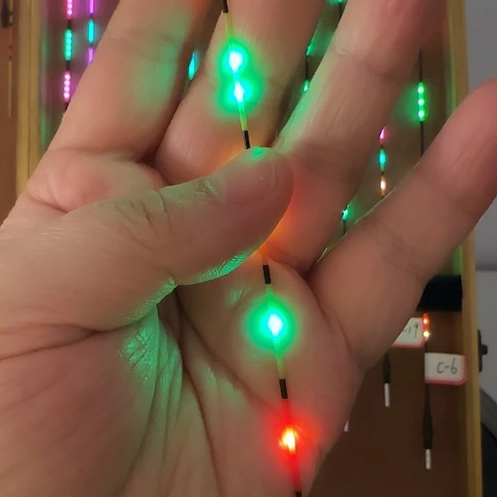 大***乡茅草425. F22红色7变色