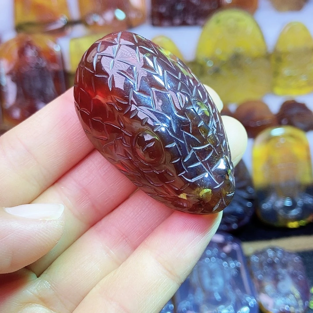 琥珀颈饰未镶嵌蛇头