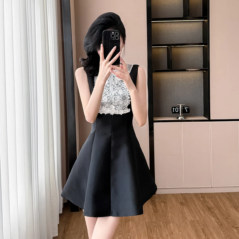 韩系千金感蕾丝娃娃领连衣裙法式无袖设计感小众夏季小黑裙生日裙