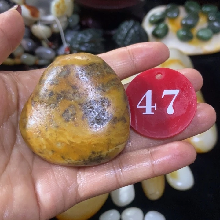 和田玉（糖玉）未镶嵌挂件