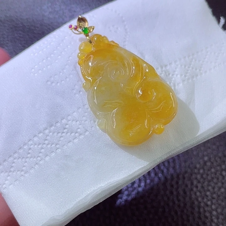 翡翠颈饰18K金镶嵌翡翠