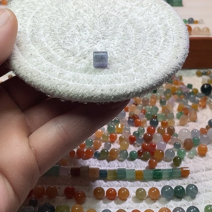 翡翠散珠未镶嵌定制翡翠桶珠卡7.7*8.1