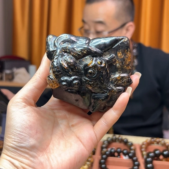 琥珀裸石未镶嵌用****7抚顺6666