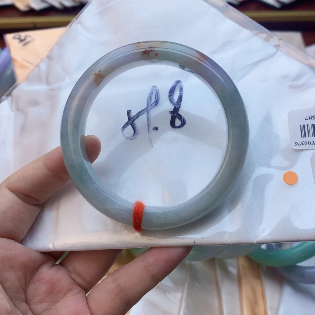 翡翠手镯未镶嵌翡翠手镯