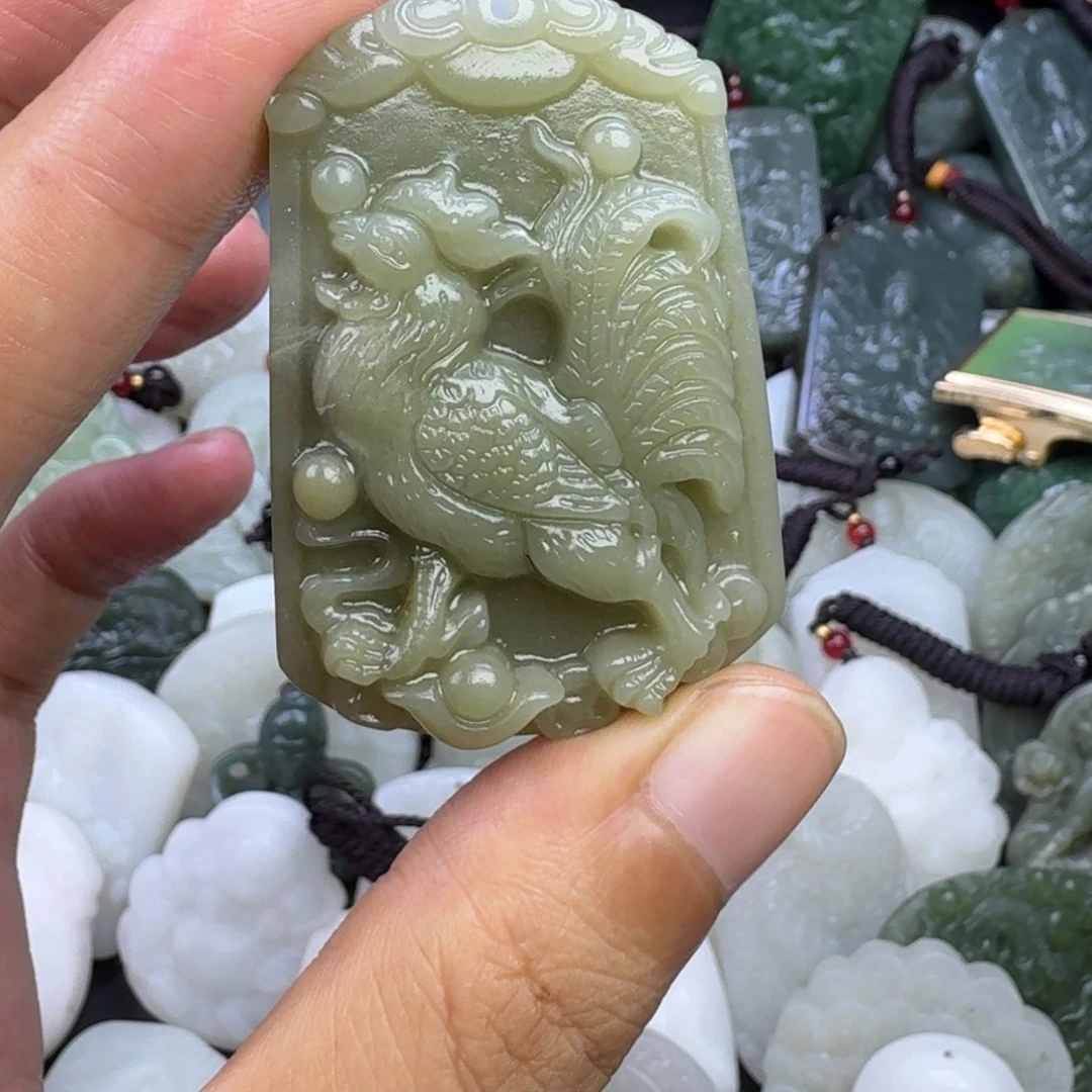 颈饰未镶嵌和田玉